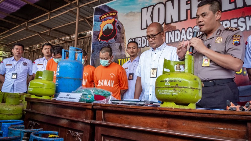 Polda Jateng Ungkap Kasus Elpiji Oplosan Beromzet Ratusan Juta Rupiah - Bagian 2