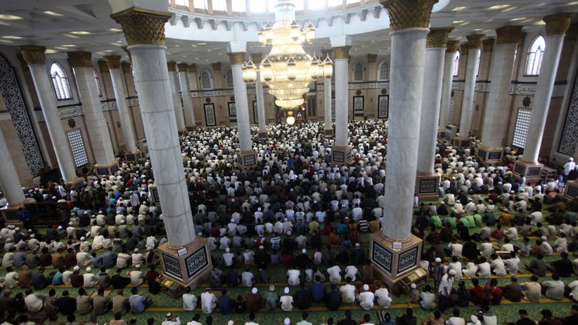 Dian Djuriah Rais Dimakamkan di Taman Masjid Kubah Emas Depok - Bagian 2