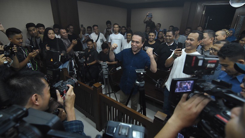 Gubernur Nonaktif Aceh Irwandi Yusuf Divonis 7 Tahun Penjara - Bagian 3