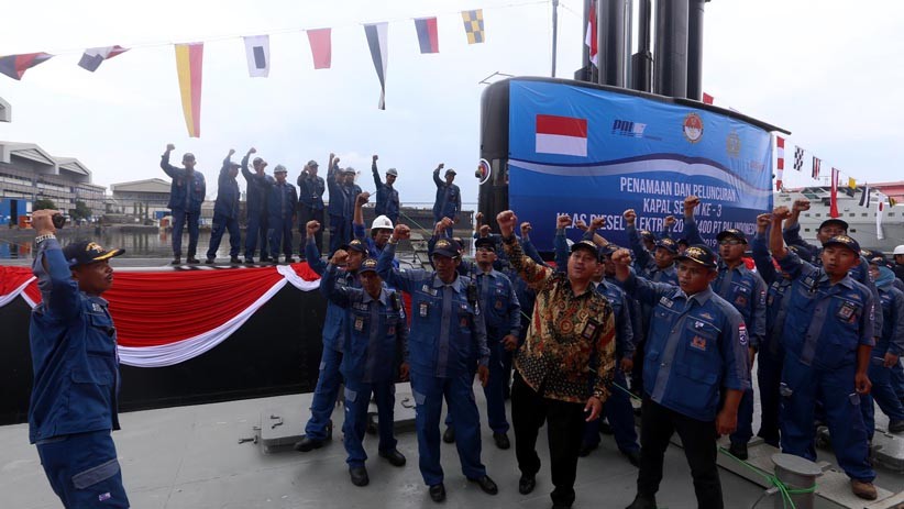 Menhan Ryamizard Ryacudu Luncurkan Kapal Selam KRI Alugoro-405 - Bagian 3