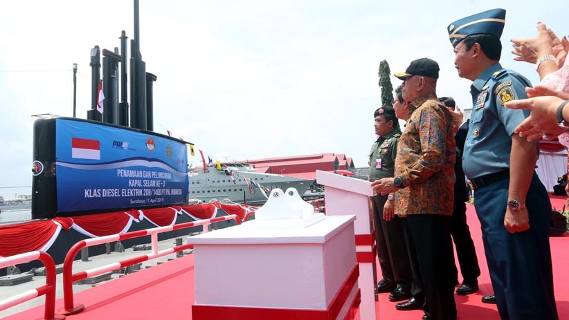 Menhan Ryamizard Ryacudu Luncurkan Kapal Selam KRI Alugoro-405 - Bagian 2