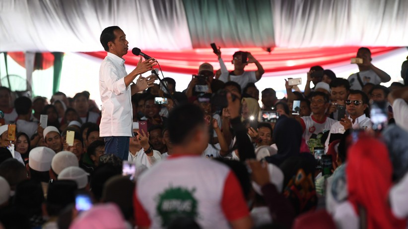 Ribuan Pendukung Sambut Jokowi Kampanye Terbuka di Sentul - Bagian 2