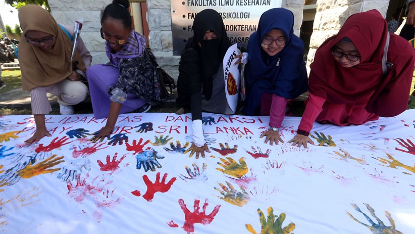 Aksi Solidaritas Mahasiswa Surabaya untuk Korban Teror Sri Lanka - Bagian 1