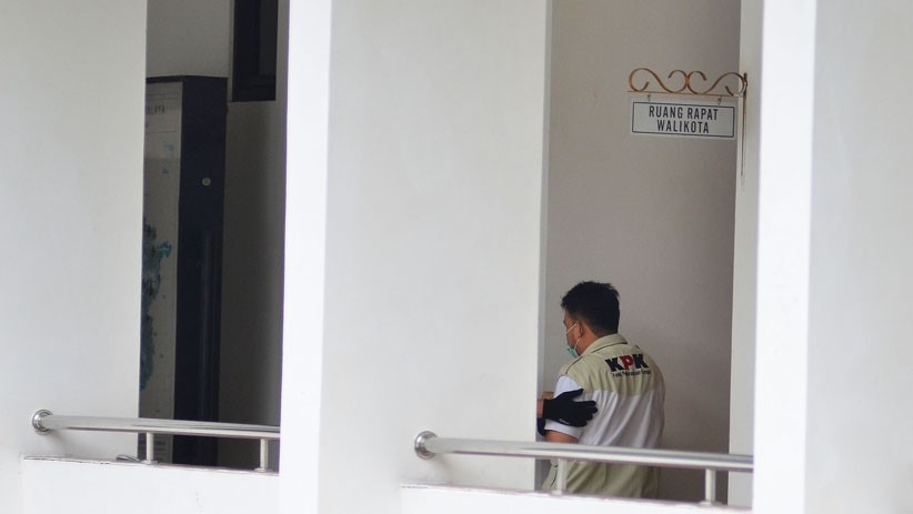 KPK Geledah Kantor Wali Kota Tasikmalaya - Bagian 3