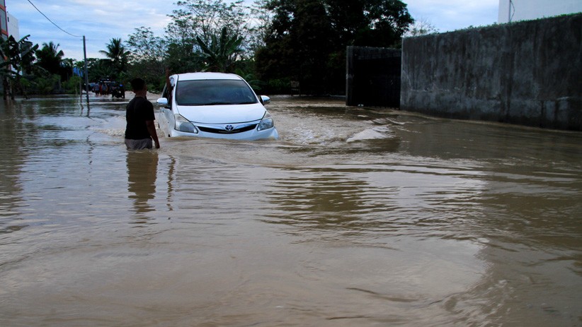 Sungai Karama Meluap, Jalan Trans Sulawesi Lumpuh Total - Bagian 3