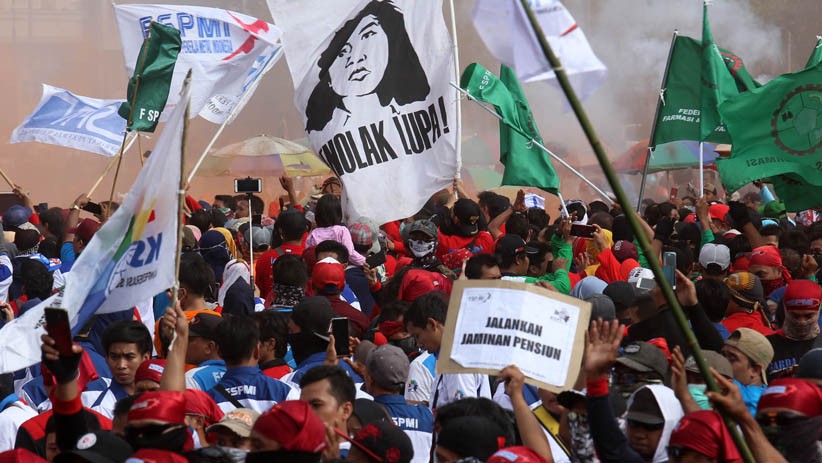 Gubernur Khofifah Temui Massa Aksi May Day di Jawa Timur - Bagian 3