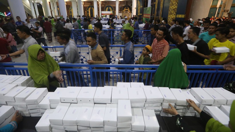 Masjid Al Akbar Sediakan 2.500 Paket Nasi untuk Buka Puasa Selama Ramadan - Bagian 1