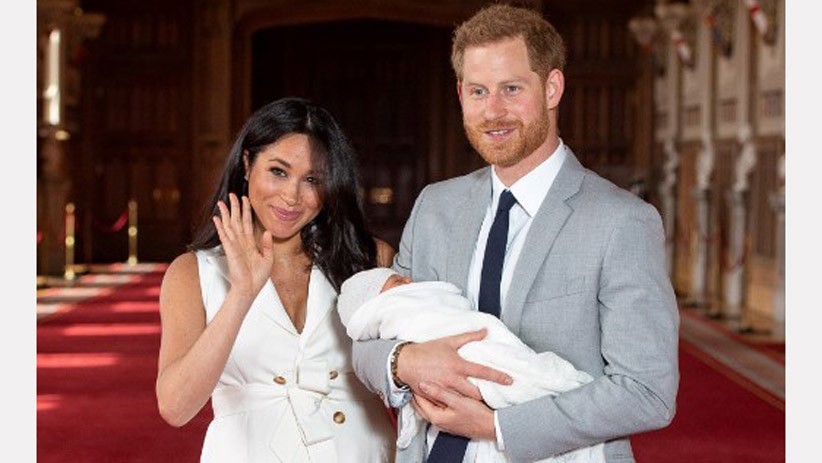 Momen Pangeran Harry dan Meghan Perkenalkan Archie kepada Ratu Elizabeth - Bagian 2