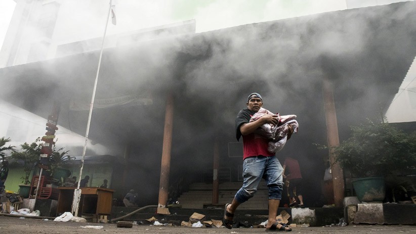 35 Kios Pasar Kosambi Bandung Ludes Dilalap Api - Bagian 1