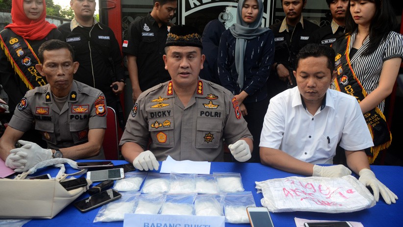 Gadis 14 Tahun Jadi Kurir 1 Kg Sabu Ditangkap Resmob Polda Sulsel - Bagian 1