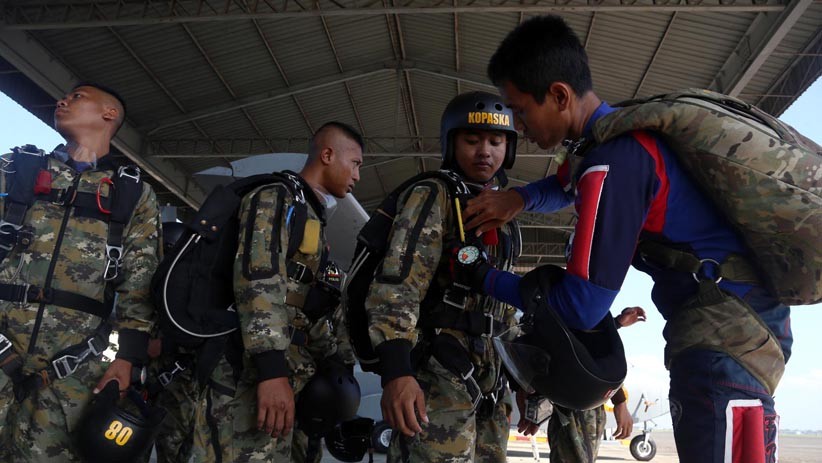 Aksi Siswa Kopaska Terjun Tempur Free Fall dari Ketinggian 6.000 Kaki - Bagian 6