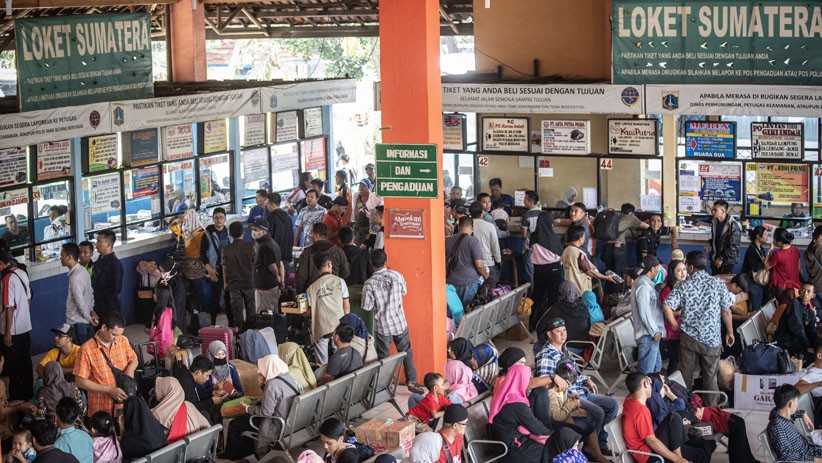 Begini Suasana Arus Mudik di Terminal Kampung Rambutan - Bagian 1