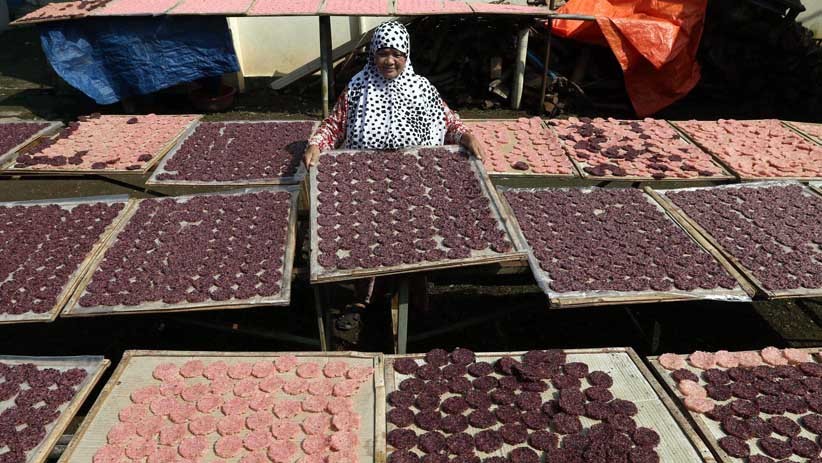 Penjualan Rengginang Meningkat Selama Bulan Ramadan - Bagian 1