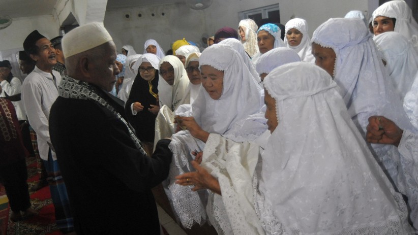 Jemaah Tarekat Syattariyah Aceh dan Naqsabandiyah Padang Lebaran Hari Ini - Bagian 4