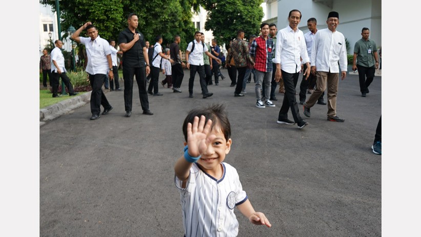 Presiden Jokowi Ajak Jan Ethes Liburan ke Yogyakarta - Bagian 1