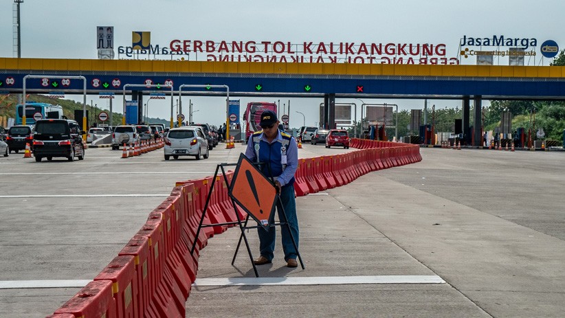 Tol Trans Jawa dari Jateng ke Jakarta Berlaku Satu Jalur hingga 10 Juni - Bagian 3
