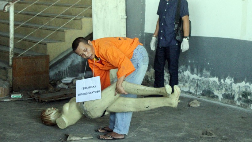 Rekonstruksi Kasus Mutilasi Perempuan di Malang, Pelaku Peragakan 38 Adegan - Bagian 2