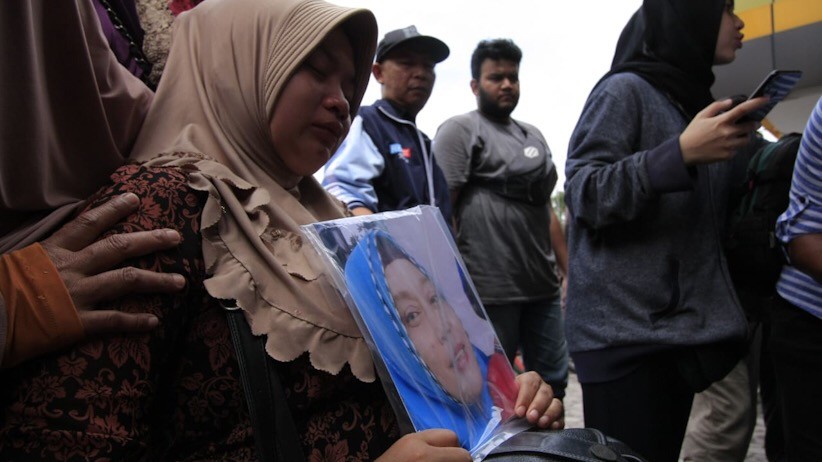 Suasana Haru Keluarga Korban Kebakaran Pabrik Korek Api di RS Bhayangkara - Bagian 3