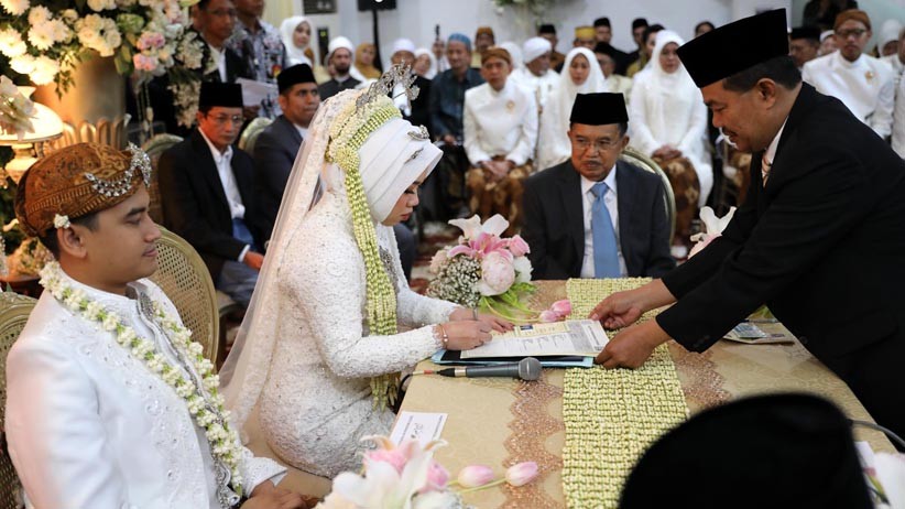 Wapres JK Jadi Saksi Nikah Putri Khofifah Indar Parawansa - Bagian 1