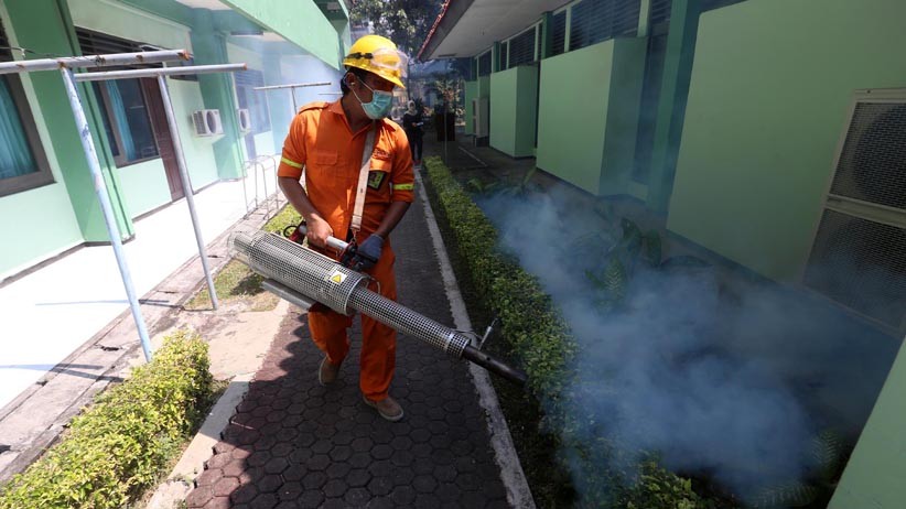 Cegah Penyakit, Asrama Haji Sukolilo Surabaya Difogging - Bagian 4