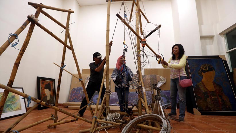 3 Perupa Surabaya Suguhkan Karya Seni Bir Temulawak - Bagian 4