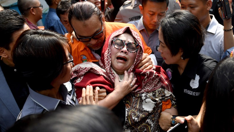 Menyesal, Nunung Menangis Histeris saat Rilis Kasus Narkoba - Bagian 1