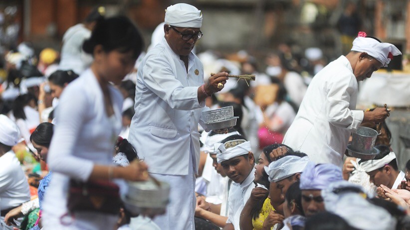 Umat Hindu Bali Gelar Upacara Hari Raya Galungan - Bagian 1