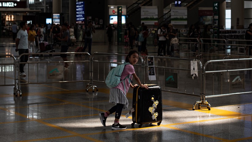 Suasana Bandara Hong Kong Kembali Dibuka usai Ditutup Demonstran - Bagian 4