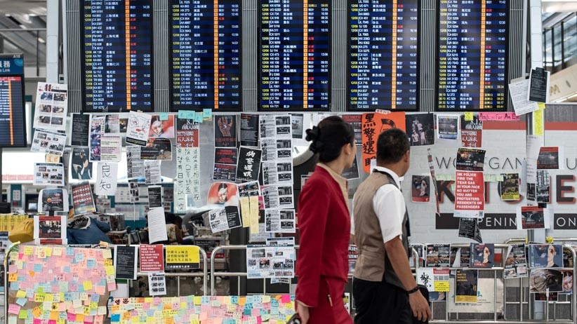 Suasana Bandara Hong Kong Kembali Dibuka usai Ditutup Demonstran - Bagian 1