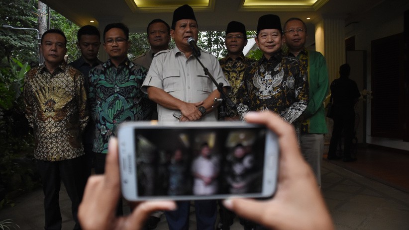 Prabowo Bertemu Plt Ketum PPP Suharso Monoarfa - Bagian 1