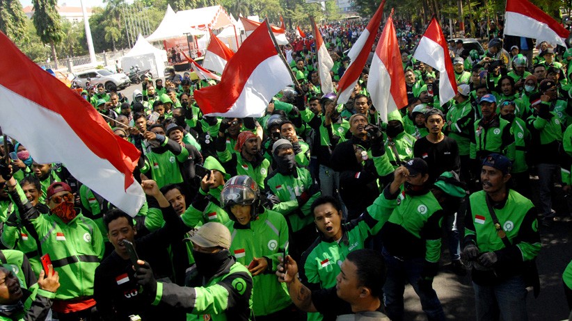 Ratusan Pengemudi Gojek Konvoi Protes Pernyataan Bos Taksi Malaysia - Bagian 1