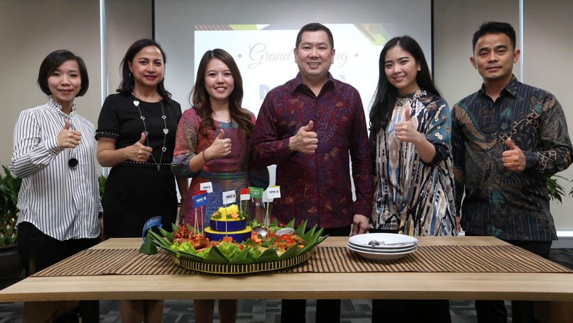 HT Resmikan MNC Travel Surabaya - Bagian 1