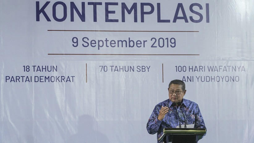 Keluarga SBY Kompak Pakai Batik Biru pada Malam Kontemplasi - Bagian 2