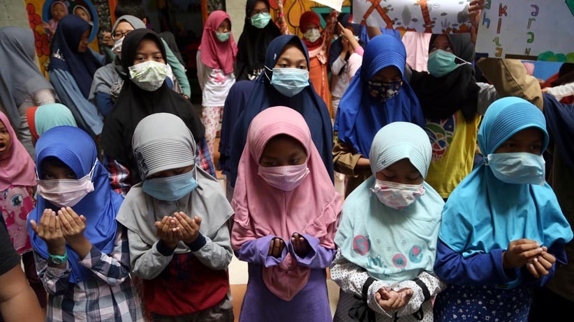 Ratusan Siswa SD Muhammadiyah Surabaya Doa Bersama untuk Korban Karhutla - Bagian 2