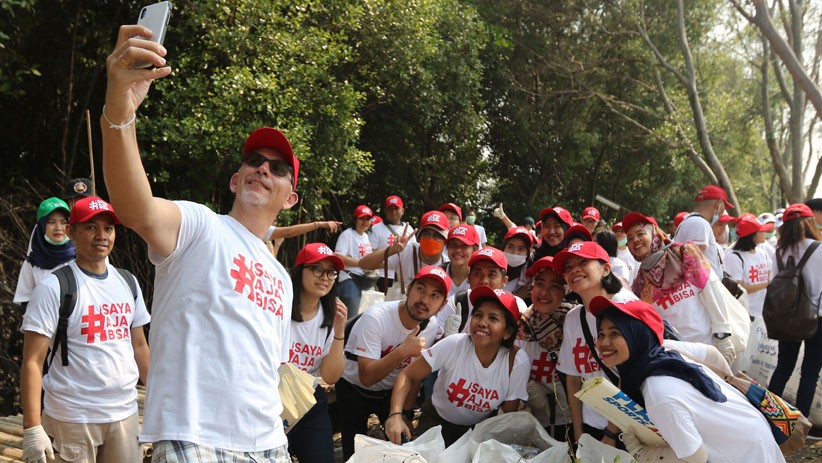 World Clean Up Day 2019, Karyawan Sampoerna Kumpulkan 25.000 Sampah Rokok dan Plastik - Bagian 3