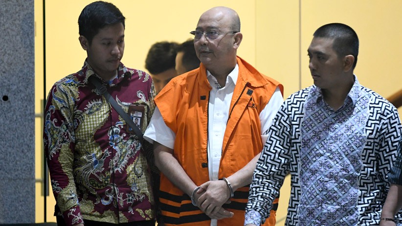 KPK Tahan Wali Kota Medan Dzulmi Eldin - Bagian 1