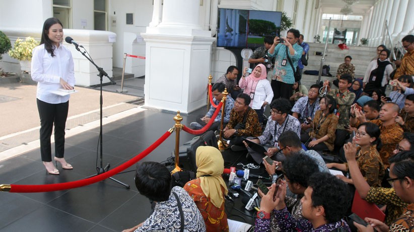 Foto Angela Tanoesoedibjo Tiba di Istana, Dipilih Jokowi Jadi Wamen Parekraf - Bagian 6