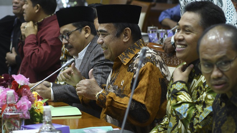 Menteri Agama Fachrul Razil Raker dengan DPR Bahas Program Prioritas - Bagian 3