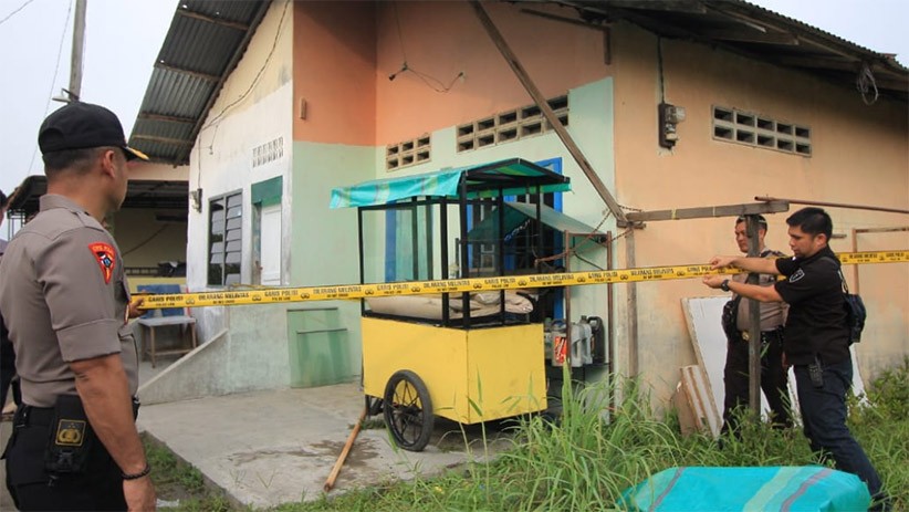 Densus 88 Geledah Rumah Kontrakan Terduga Pelaku Bom Bunuh Diri Mapolrestabes Medan - Bagian 3