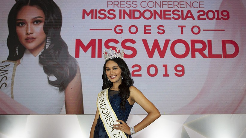 Miss Indonesia Princess Megonondo Akan Ikuti Miss World di London - Bagian 1