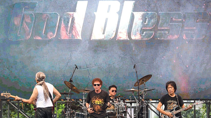 Penampilan Grup Rock Legendaris God Bless pada The 90's Festival - Bagian 2