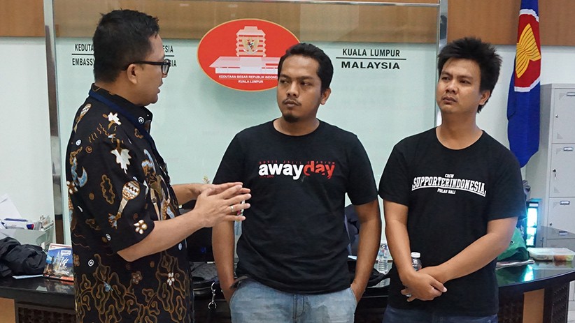 Dua Suporter Timnas Indonesia Dibebaskan Polisi Malaysia, Satu Masih Ditahan - Bagian 1