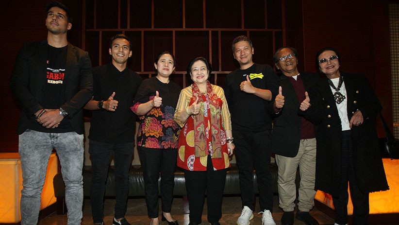 Megawati dan Puan Maharani Nobar Film Naga Bonar Reborn - Bagian 1