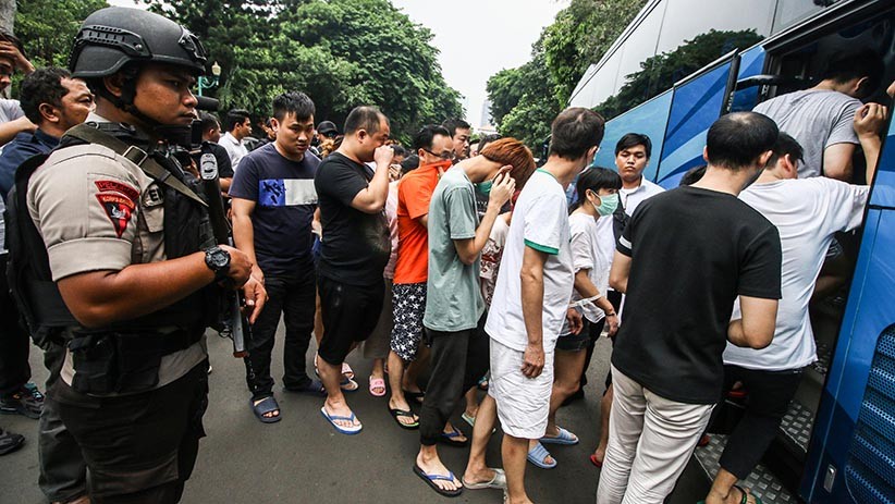 Terlibat Kasus Penipuan Online, 80 WNA China Dideportasi - Bagian 2