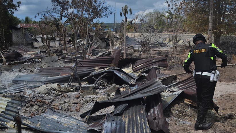 Keributan Dua Kelompok Pemuda di Buton, 25 Rumah Dibakar - Bagian 2