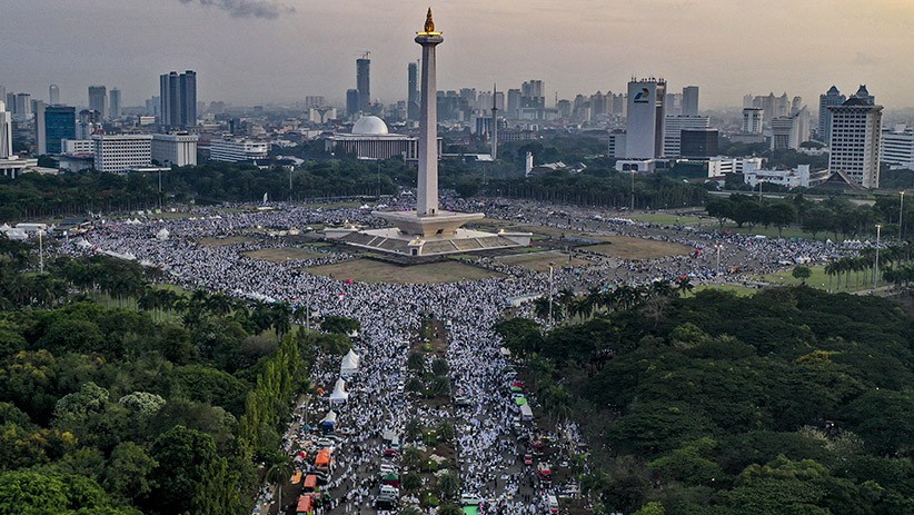 Foto-Foto Reuni 212 Berlangsung Tertib di Monas - Bagian 1