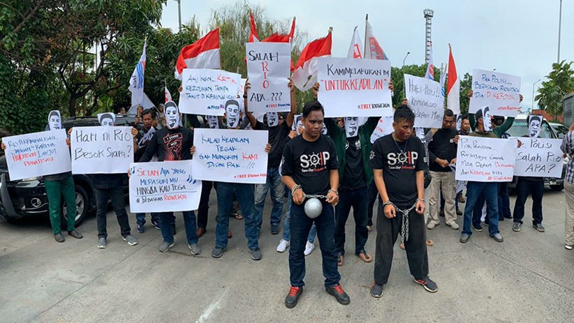 Aksi Ratusan Buruh Pelabuhan Tolak Kriminalisasi Rio Wijaya - Bagian 1