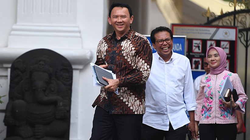 Jokowi Perintahkan Manajemen Pertamina Awasi Penyimpangan BBM Bersubsidi - Bagian 1