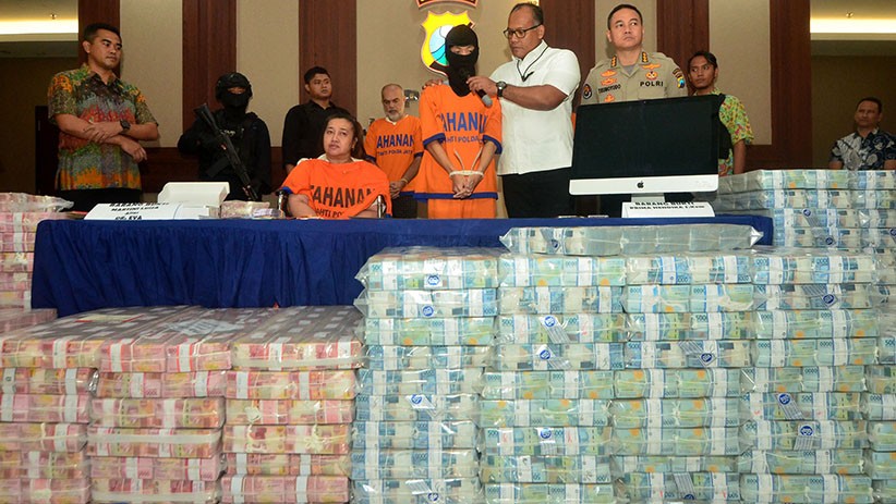 Ini Barang Bukti Uang Rp122,3 Miliar Hasil Investasi Bodong MeMiles - Bagian 1