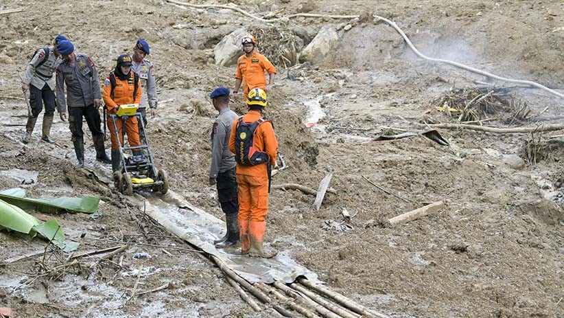 Tim SAR Gunakan Radar Cari Korban Banjir Bandang dan Longsor Sukajaya - Bagian 1